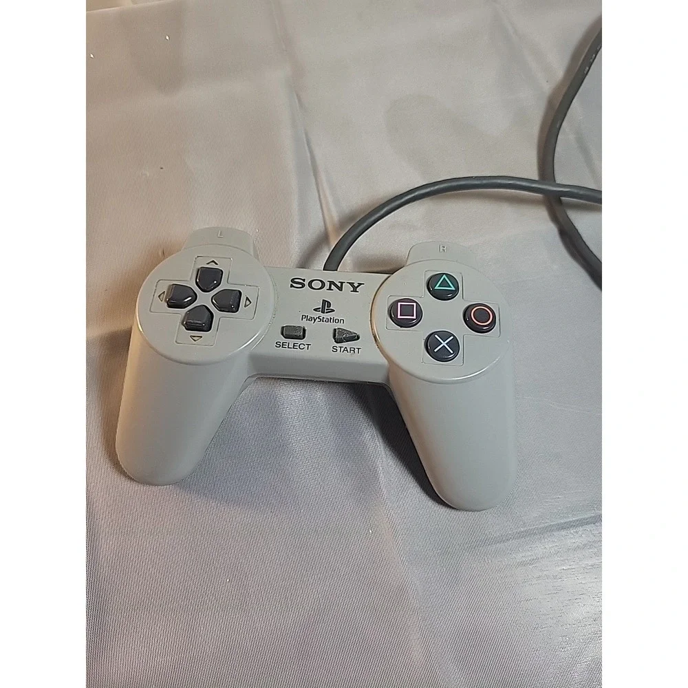 Sony SCPH-1080 Wired Controller - Gray